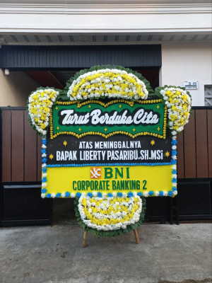 Papan Bunga Duka di Kiwirok