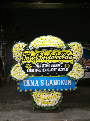 Papan Bunga Duka di Kiwirok
